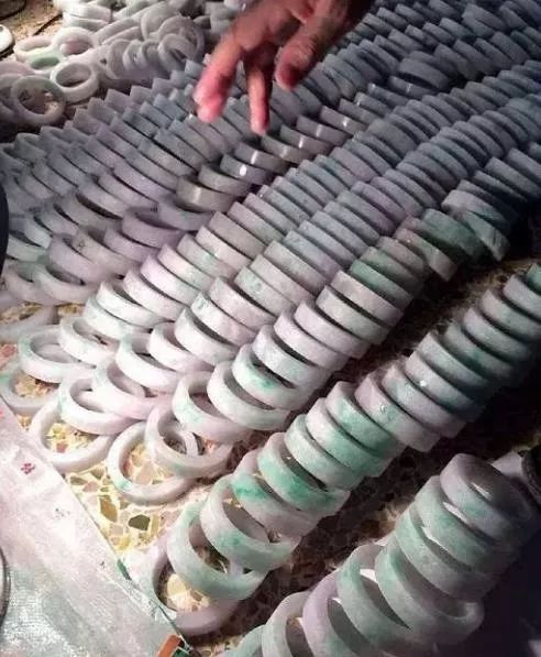 ‘panda sports’垫脚、锁喉、袭裆、肘击!盘货NBA中污名昭著的很是规篮球行动(图1) 熊猫体育