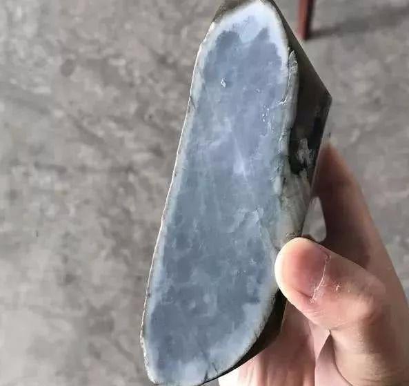 熊猫体育_iPhone12 Pro Max机模曝光:屏幕和外形长这样?(图4) 熊猫体育