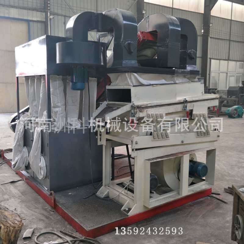 xiongmao体育:TVB当红小生反串穿婚纱!全身白衣蒙面这个造型太可笑(图4) panda sports