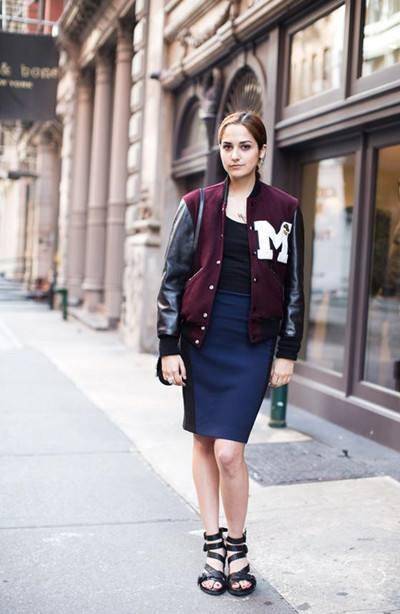 ‘熊猫体育’
初秋换季不会穿?来件“棒球服”解决搭配难题 随性优雅又时髦(图6) ‘熊猫体育’
初秋换季不会穿?来件“棒球服”解决搭配难题 随性优雅又时髦(图6)